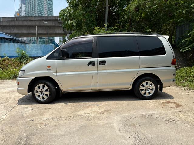 2002 Mitsubishi DELICA 2.4 SPACEGEAR (A) - 3