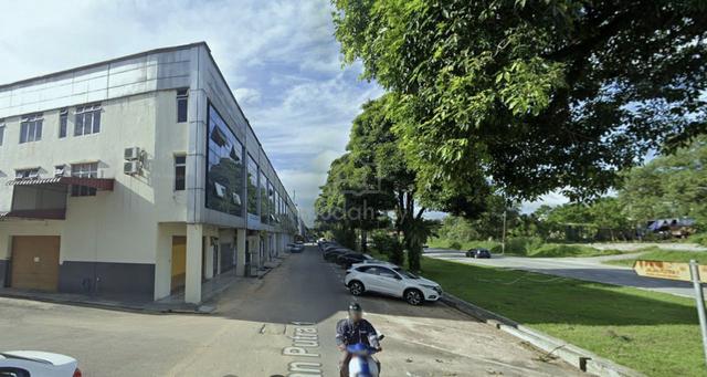 Taman Sri Putra Kempas@ Ground Floor Shoplot Facing Main Road 22x70ft 1