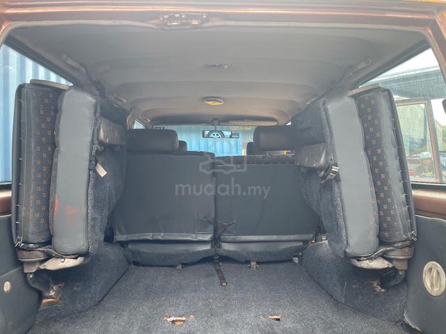 Toyota LANDCRUISER II (M) LC2 2.5 2LT turbo 4x4 - 5