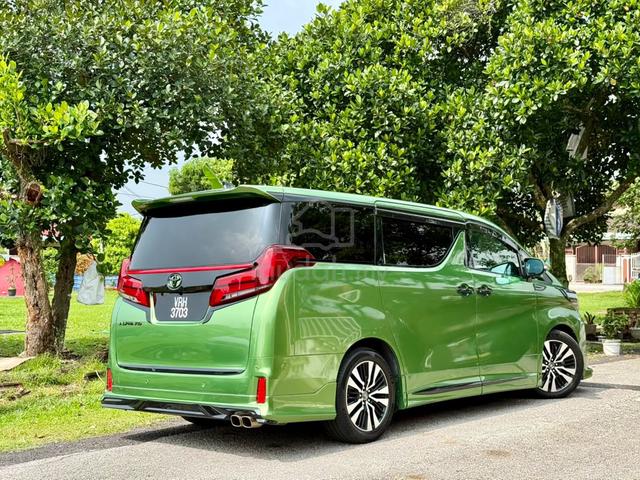 ON THE ROAD 2016 Toyota ALPHARD 2.5 SC - 5