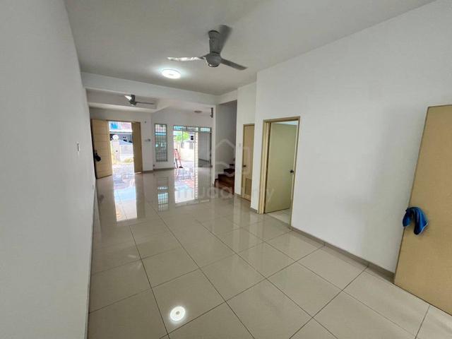 Pulai Perdana 24x70 Freehold Gated 5+1 Bedrooms Family Home 1