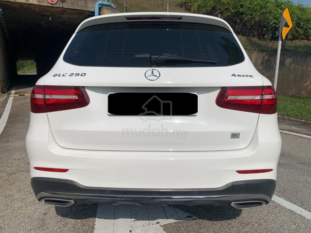 Mercedes Benz GLC250 4MATIC AMG 9G S/roof CBU - 3