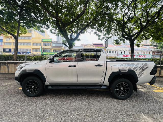 2022 Toyota HILUX 2.8 ROGUE (A) - 4