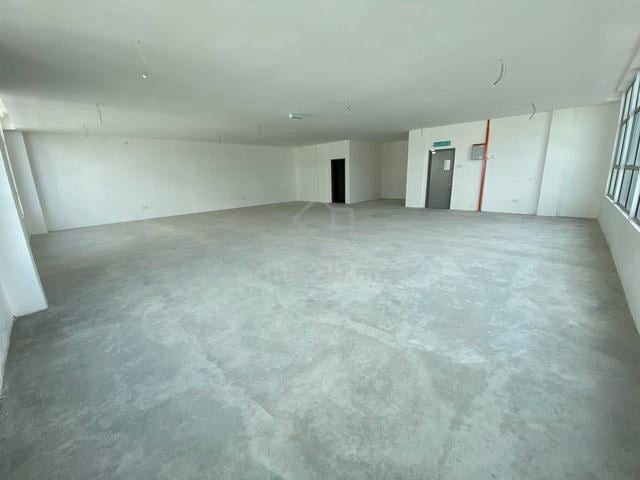 Brand New Skudai @ Impian Emas Good Condition 3 Storey Cluster Factory 1