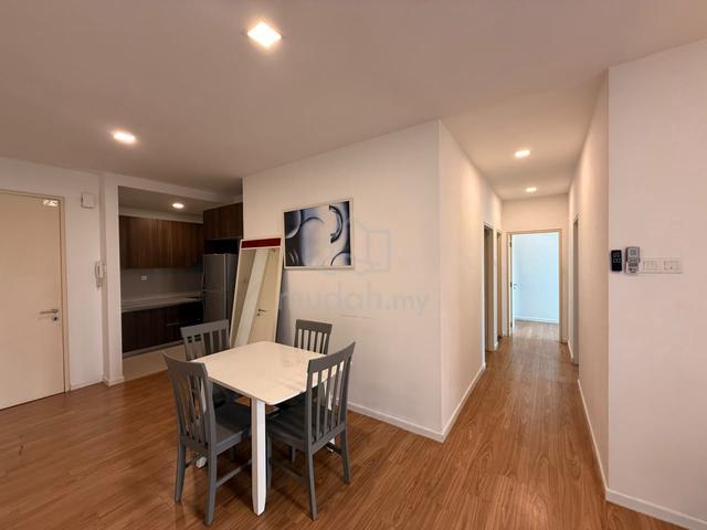 LakeFront Residence 1