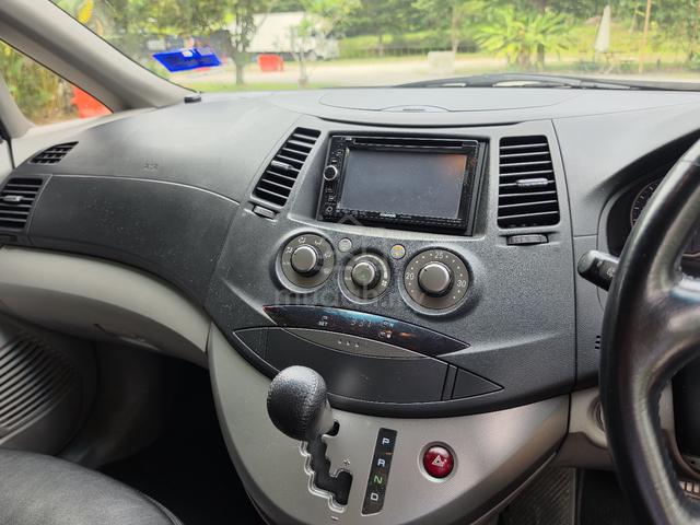 2010 Mitsubishi GRANDIS 2.4 MIVEC ENHANCED (A) - 4