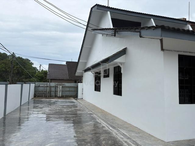 Corner With Big Land Single Storey Storey House Taman Perling 42x74 1