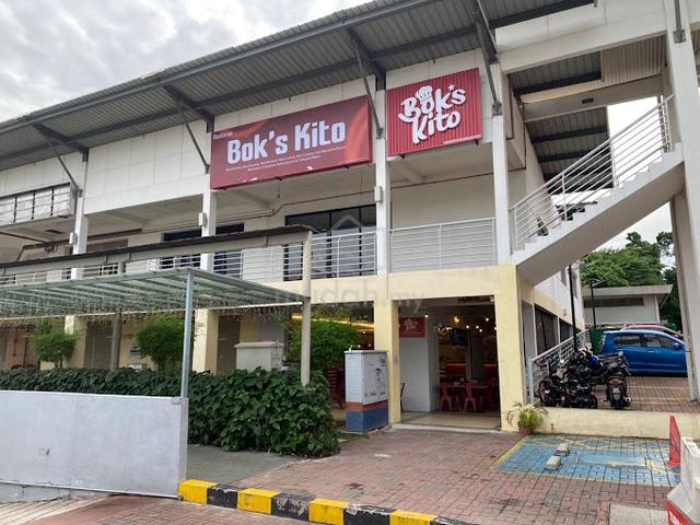 DIRECT OWNER! Corner Shop Lot at Main Entrance 1