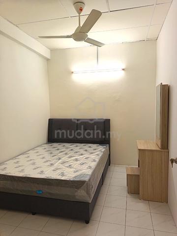 Queen Bedroom MRT Taman Pertama TRX KL Sentral Sunway Velocity Couple 1