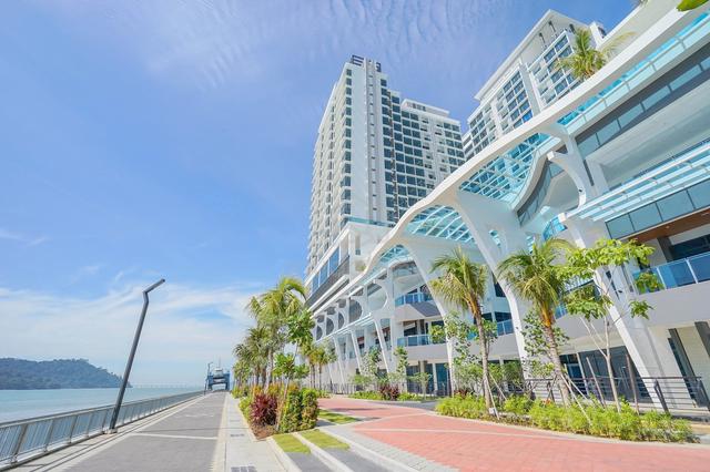 Queens Residences Q1 @ Queens Waterfront 1