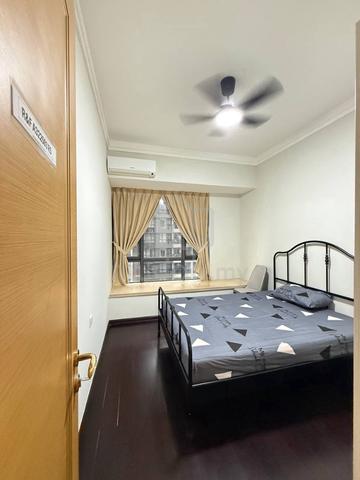 R&F Princess Cove / Medium Room Queen Bed / Female Only ! No Agent Fee 1