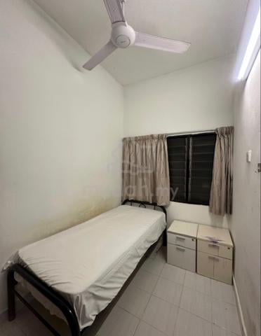 Room with Non Sharing Bathroom at Damansara Utama 1