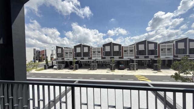 Townhouse Elmina Ilham 3 for rent upper floor unit 1