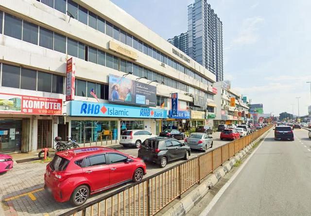 4 Sty Shoplot Facing Main Road at Batu 11 Balakong, Cheras 1