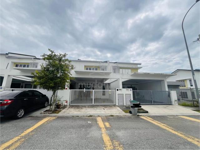 SUBSALE, NEVER OCCUPIED! Double Storey Terrace at Tiara Sendayan 1