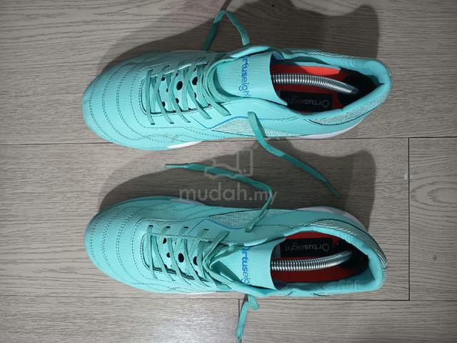 Kasut futsal - photo 2 of 3