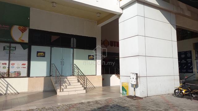 Retail shop at Mall Main Entrance 1