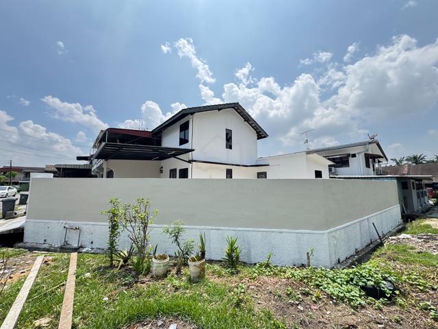 Senai Taman Handal Low Cost Double Storey House Corner Lot Full Loan 1