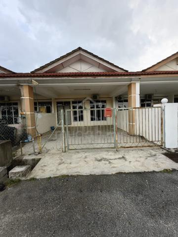 Pinggiran putra 1 , kuantan single storey terrace house -for rent 1