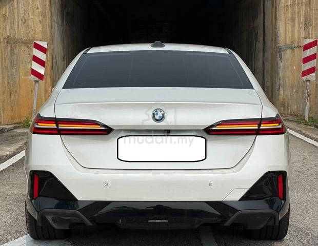 2024/25 BMW i5 eDRIVE40 MSPORT G60 (Mineral White) - 4