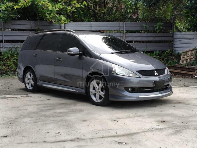 2011 Mitsubishi GRANDIS 2.4 MIVEC (A)FREE WARRANTY - 1