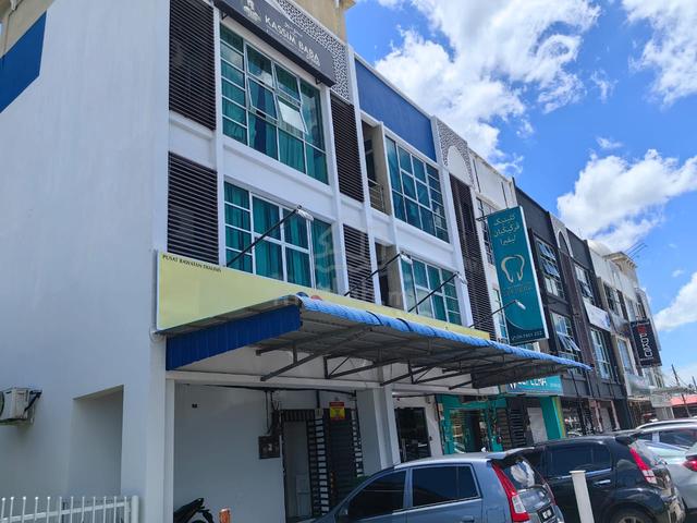 Kota Bharu Tingkat2 Office 3Bilik 1400sf 1