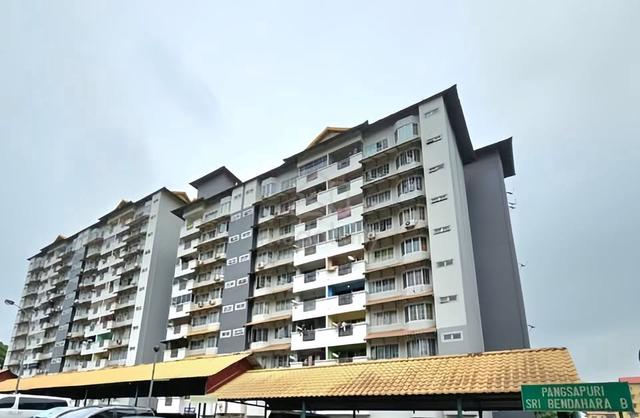 1818 Near CIQ-Shutter Bus|Female Only|Low Depo|Apartment Sri Bendahara 1