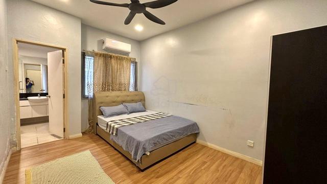 (Strategic Area !!) Walk to Mrt Sungai Besi, Medium/ master room KL 2