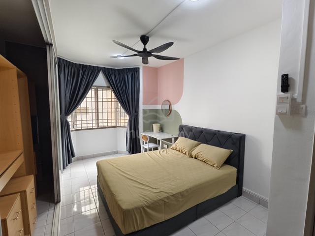 Room for Rent Puncak Seri Kelana@Ara Damansara LRT station Citta Mall 1