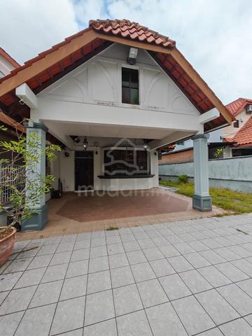 1.5 storey terrance house end lot with land for sale 1