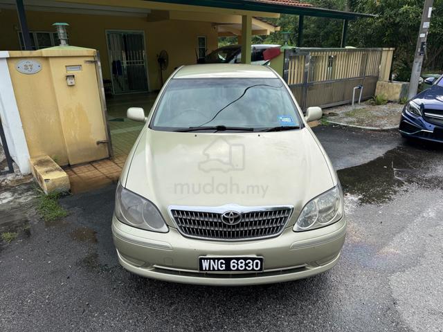 Toyota Camry - 4