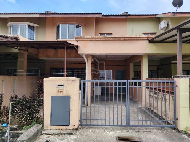 Taman Puncak Utama, Kajang - gated & guarded 1