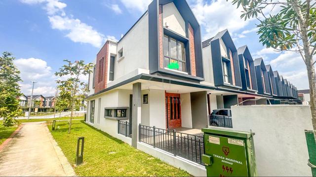 END LOT🔥🔥 2 Storey Ilham Residence 4 Elmina Garden Shah Alam 1