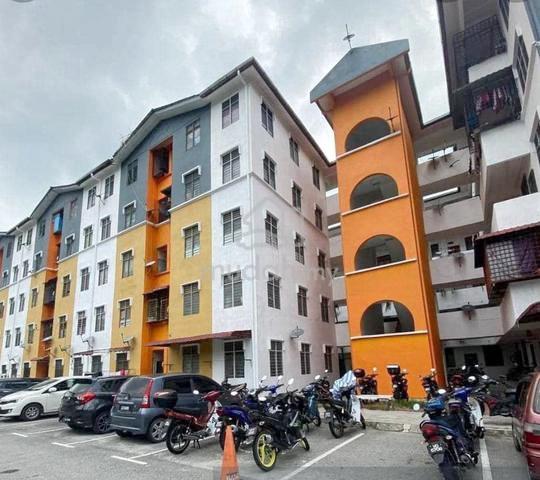 Flat Taman Dahlia 1