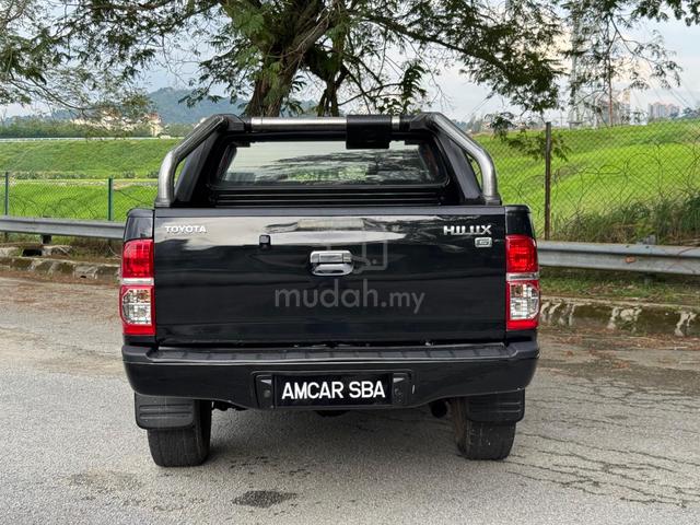 Toyota HILUX 2.5 G VNT FACELIFT (A) ONE OWNER Wrty - 3