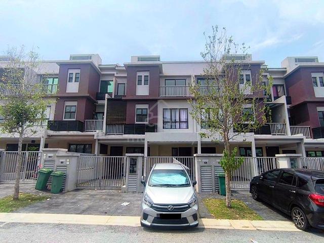 40% Below Market Value, Town House Di Kajang Freehold 1