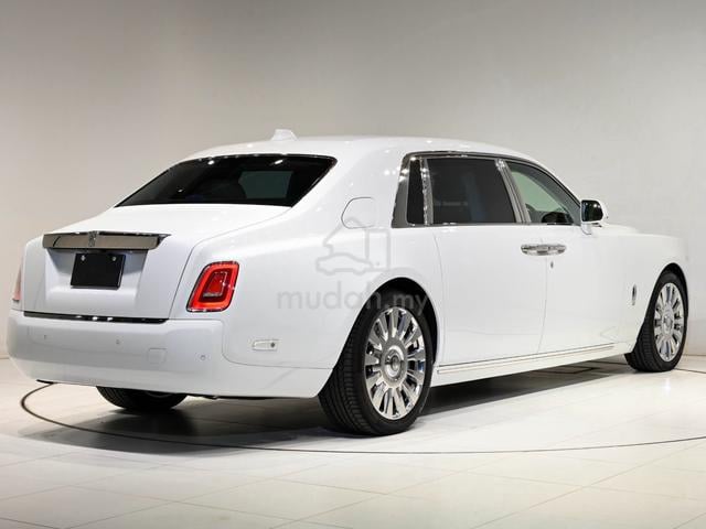 2022 Rolls Royce Phantom VIII EWB PRIVACY SUITE - 2
