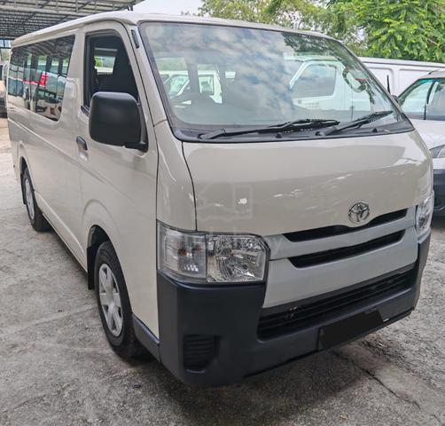 2017 Toyota HIACE 2.5 ENHANCED (M) - 1