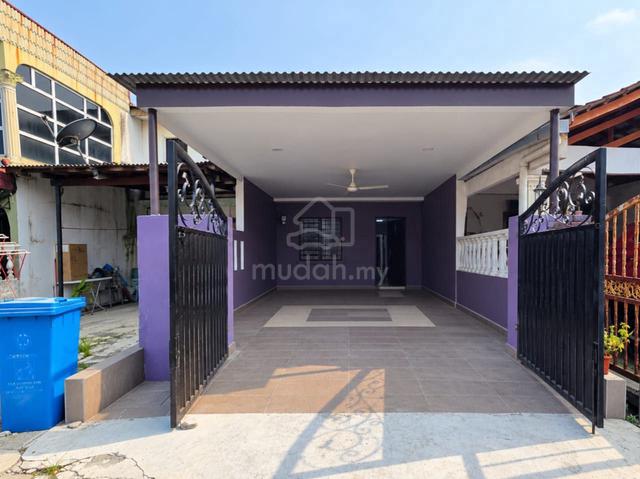 RENOVATED‼️ Double Storey Terrace Seksyen 17 Shah Alam 1