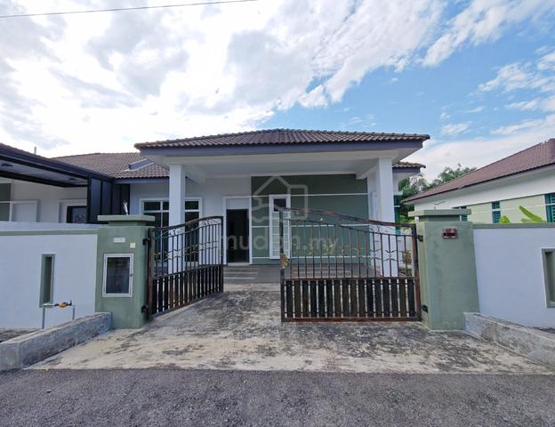 Semi-D House Taman Serom Delima Serom 3 1