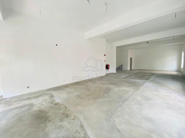 For Rent: CORNER SHOPLOT GROUND FLOOR, BANGI SENTRAL 1