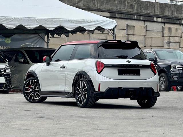 2025 Mini COOPER 2.0L JOHN COOPER WORKS Like New - 2