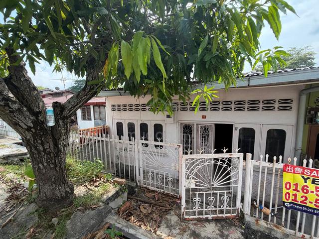 Kuala Kangsar Town Area, Single Storey Intermediate Terrace House 1