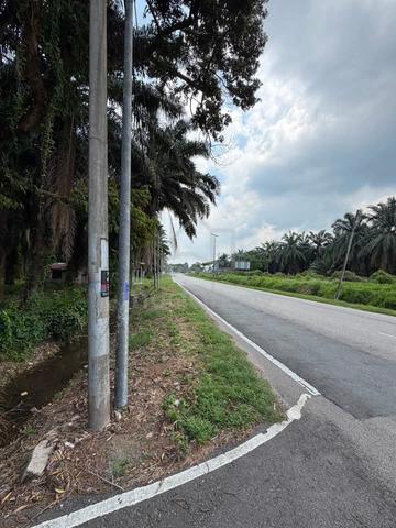 Tanah suku ekar tepi jalan 1