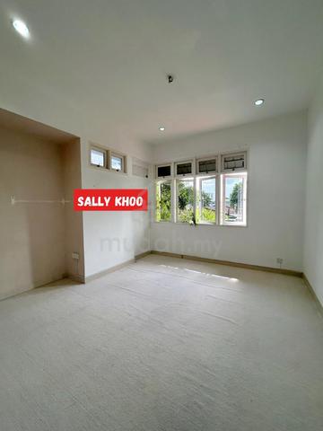 2 Storey Bungalow @ Jalan Gottlieb Facing Main Road For Commercial Use 1