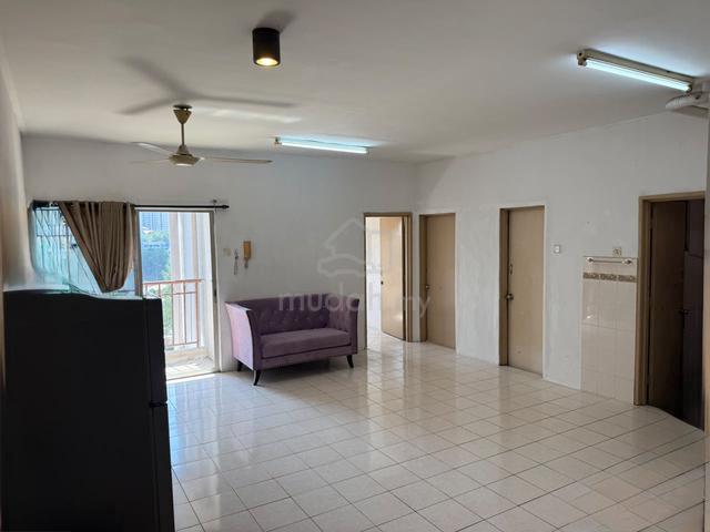 Bayu Puteri Apartment 1
