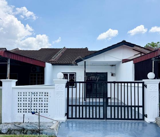 Freehold Renovated Taman Widuri 2 Bukit Beruntung Rawang 1