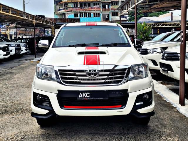 2015 Toyota HILUX 2.5 G TRD SPORTIVO LOW MILEAGE - 2