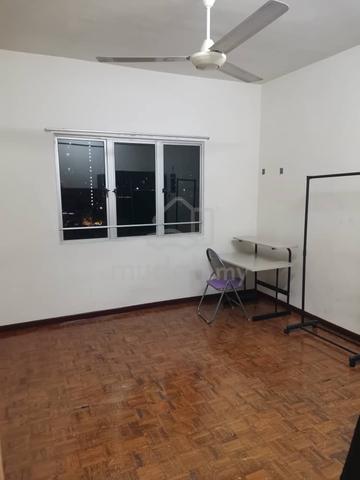 menara alpha medium room 1