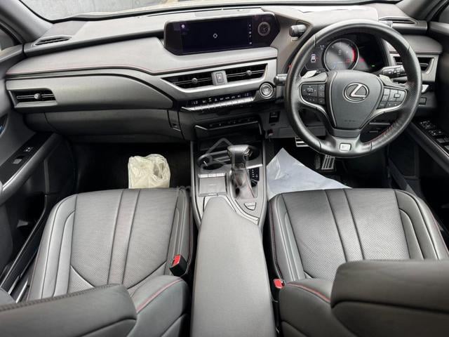 2021 Lexus UX200 2.0 F Sport BSM 4 CAM POWER BOOT - 3